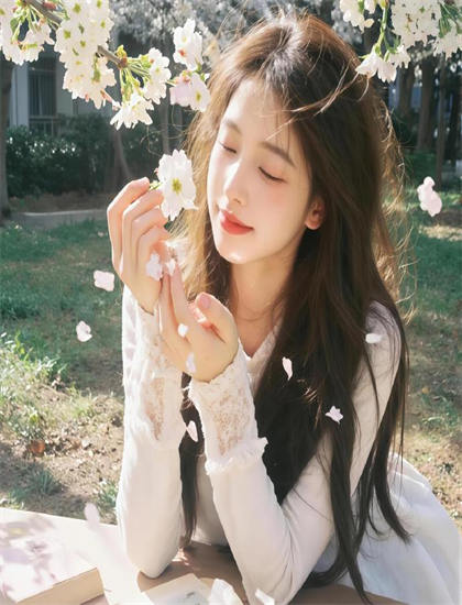 带你走进《快乐00后之人小鬼大》的幕后世界：广告的植入方式与商业平衡 展现影视工作者的专业精神